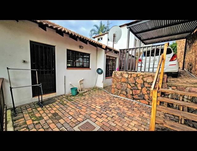 3 BEDROOM HOUSE FOR SALE IN MORELETAPARK